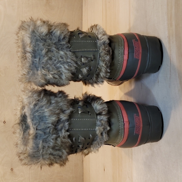 Khombu Womens Pull On Waterproof Rubber And Fur Snow Boots - Picture 6 of 10